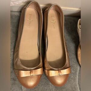 Cole Haan Women's Metallic Rose gold comfortable flats.